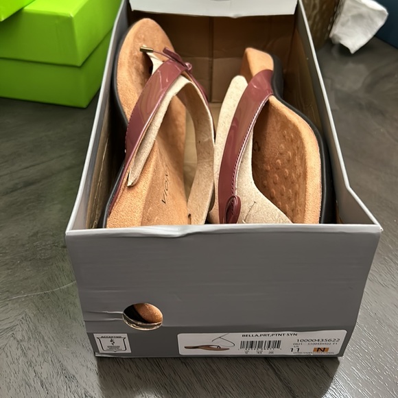 Vionic Women's Bella II Toe Post Sandal - Picture 2 of 10